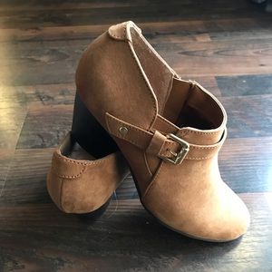 American Eagle Brown Heeled Booties